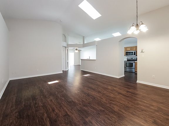 2nd image of 92 Pine Forest Pl