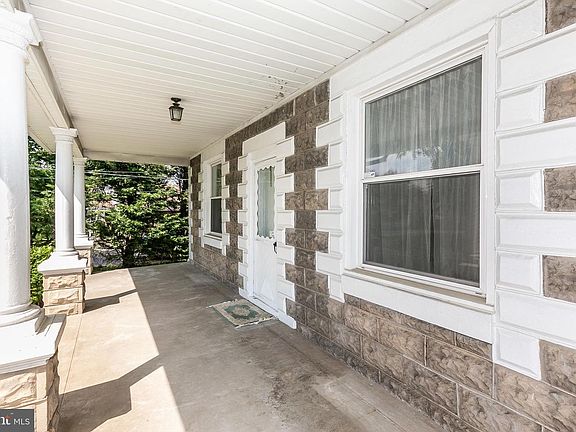 3rd image of 8701 S Baker Ave