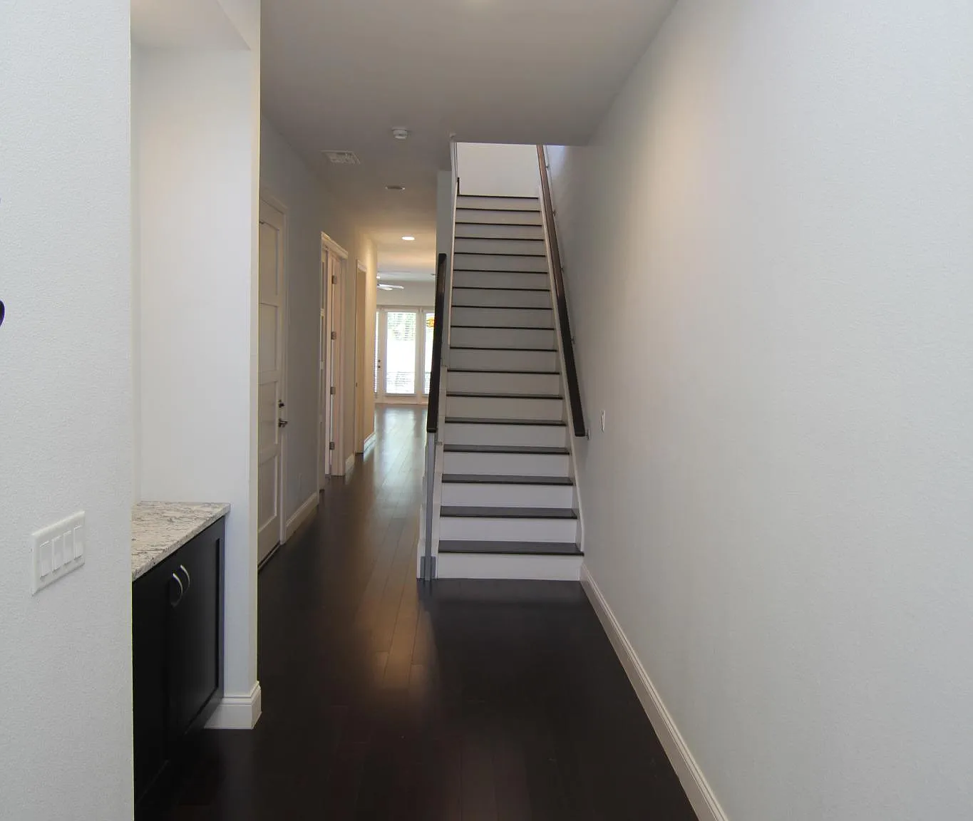 3 bed, 2314 sqft, $3,300 — Photo 4