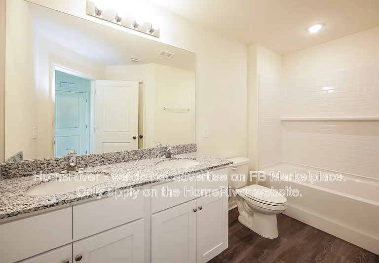 4748 NW 39th Pl — Photo 9