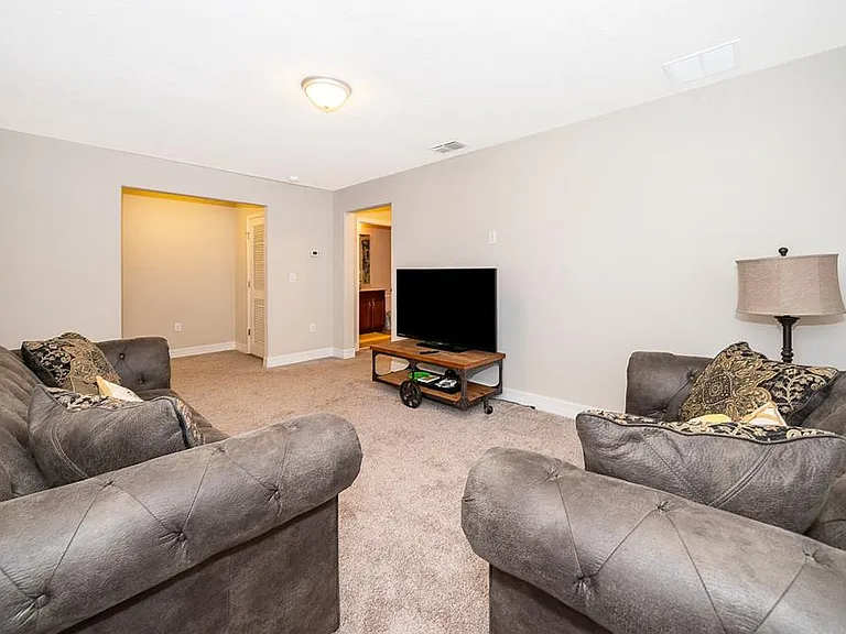 3026 Jardin St — Photo 33