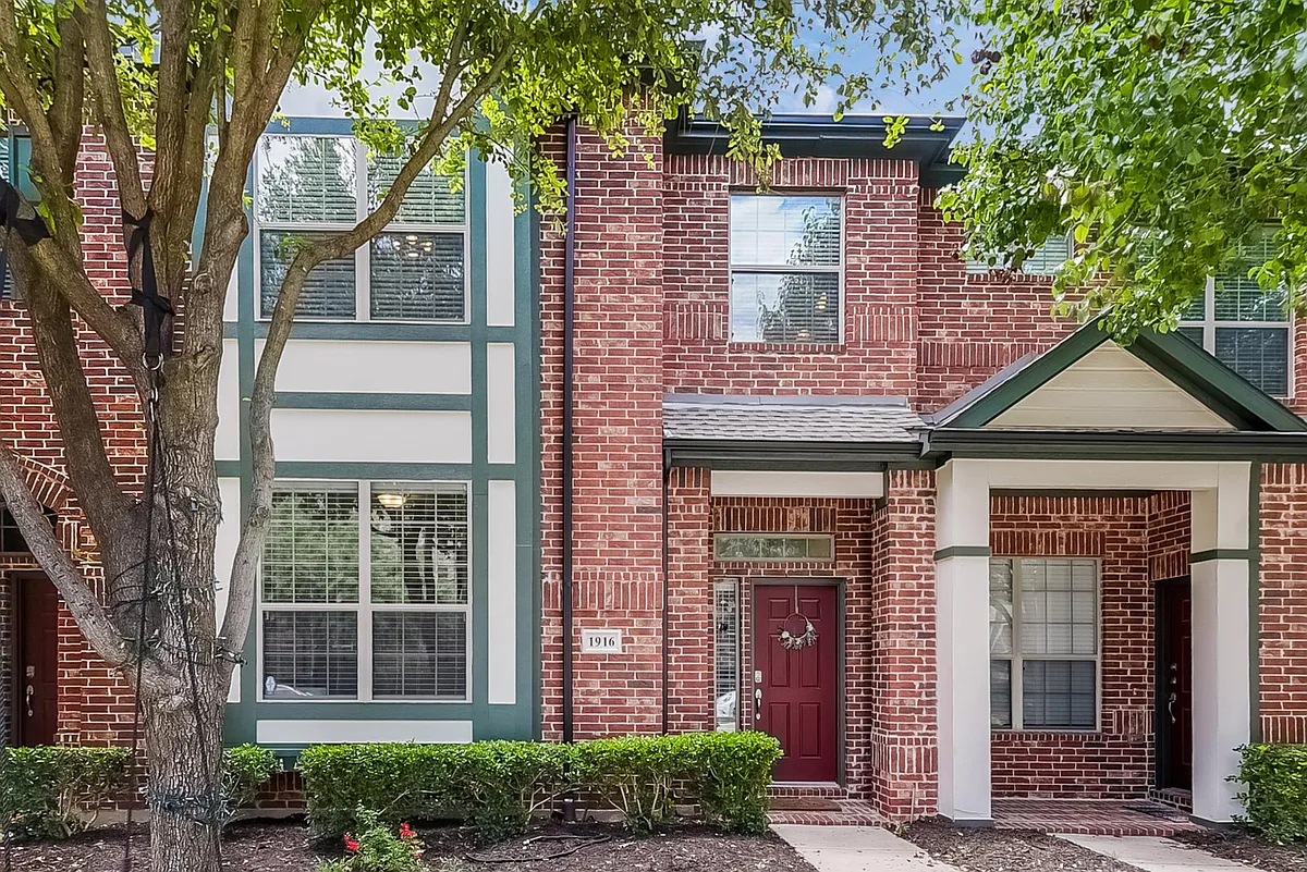 Building Photo - 1916 Lantana Ln