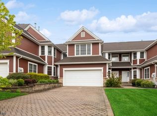 29 Turnberry Ln, Hamburg, NJ 07419