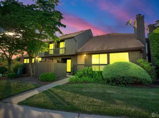 318 Westgate Dr, Edison, NJ