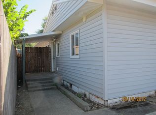 395 S 4th St APT 1, Harrisburg, OR 97446