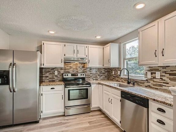 5th image of 59340 Sunrise Ct