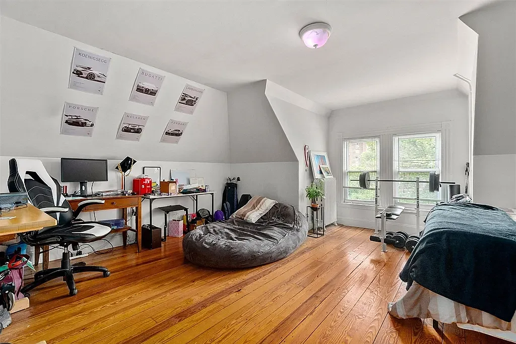 4 bed, 2000 sqft, $4,300 — Photo 4