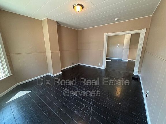 5th image of 116 Crawford St