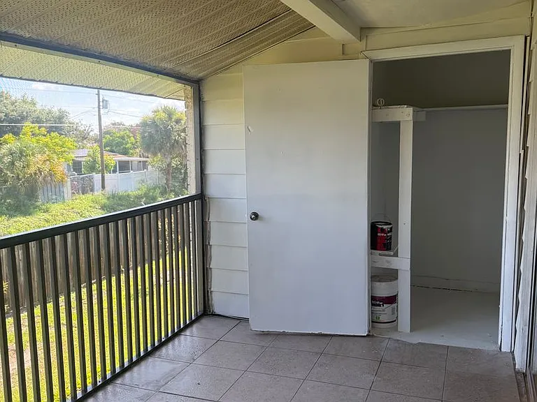 861 Sky Lake Cir #C — Photo 11