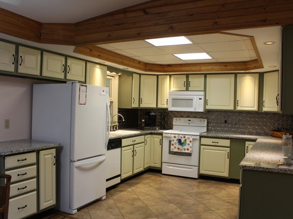 42 Brush Dr, East Stroudsburg, PA 18302