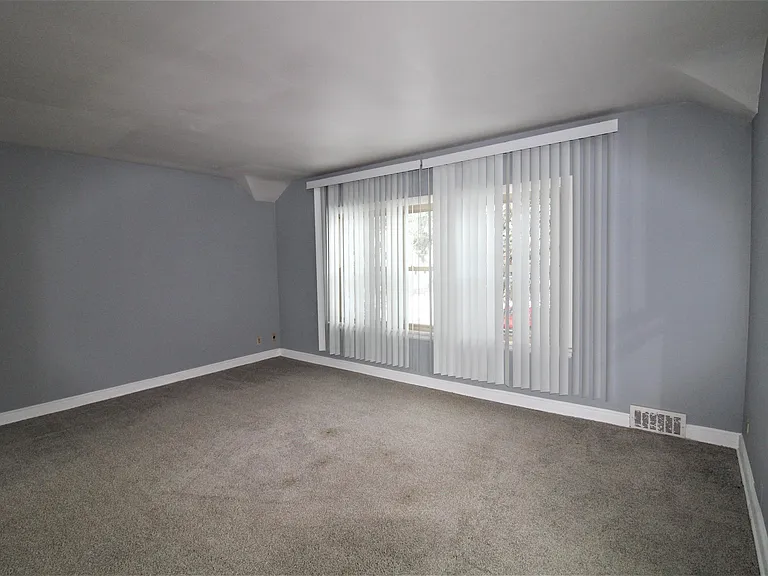 4833 N Mohawk Ave — Photo 12