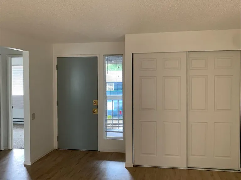 9117 Meridian Pl NE — Photo 4