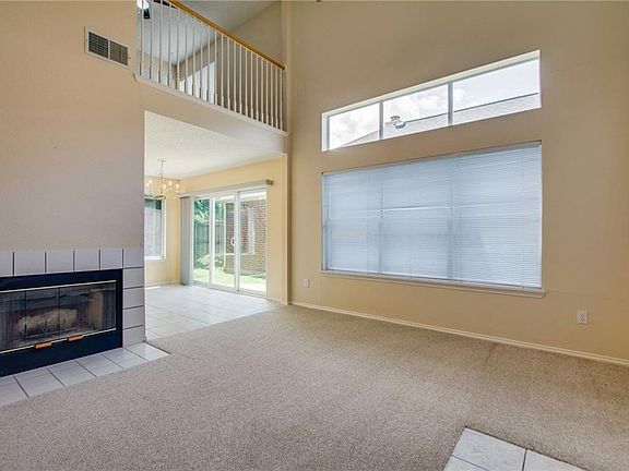2nd image of 2035 Raven Ln