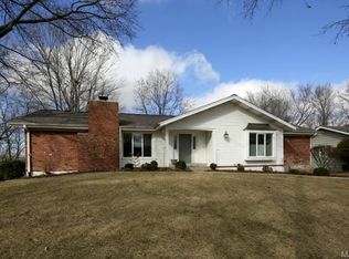 15419 Country Ridge Dr, Chesterfield, MO 63017