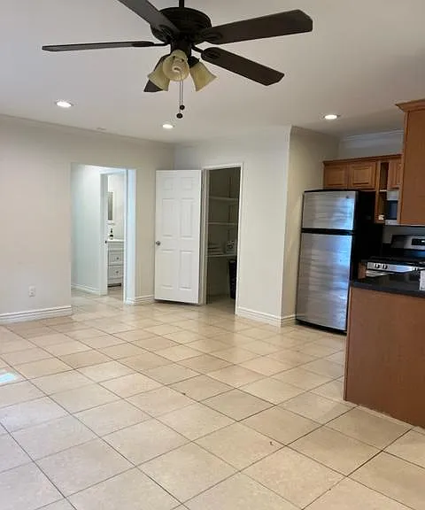 6210 Calvin Ave — Photo 5