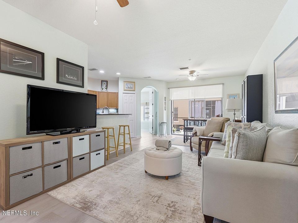 1st image of 140 CALLE EL JARDIN #102