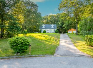 18 Salt Box Cir, Uncasville, CT 06382