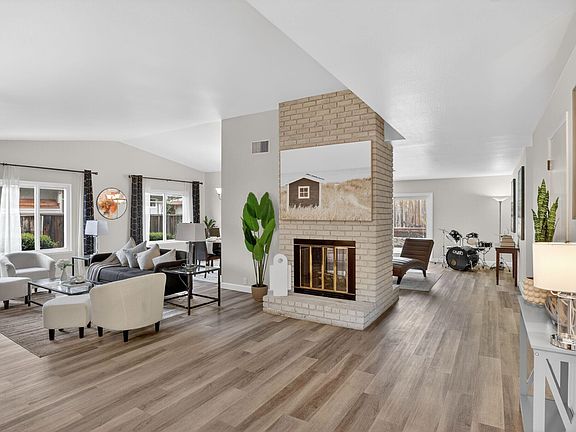 5th image of 3211 De Anza Pl