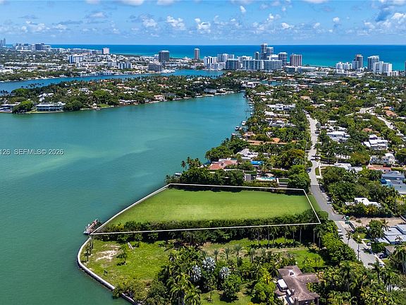 4th image of 5940 N Bay Rd