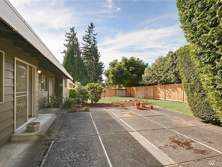 14236 SE 24th St — Photo 13