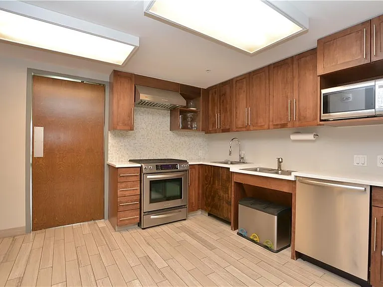 300 Bowie St #2805 — Photo 25