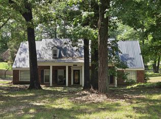 4664 Clear Water Dr, Memphis, TN 38128