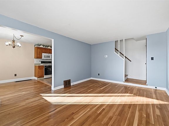 5th image of 620 Sara Ln