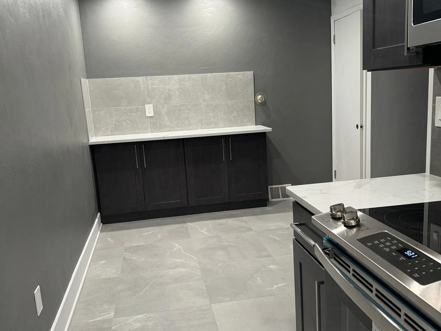 1 bed, 1200 sqft, $1,600 — Photo 3
