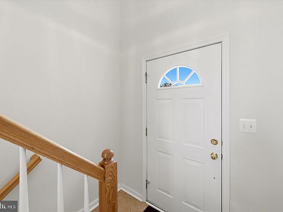 5th image of 224 Ford Cir