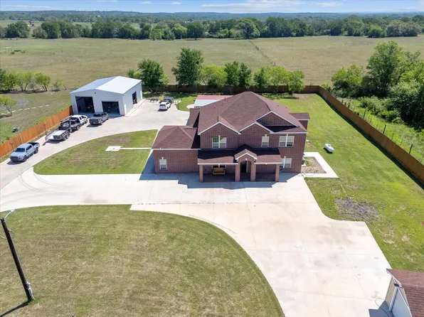 886 Zilss Rd, La Grange, TX 78945