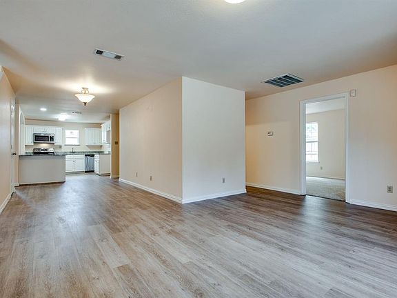 5th image of 248 Ash St