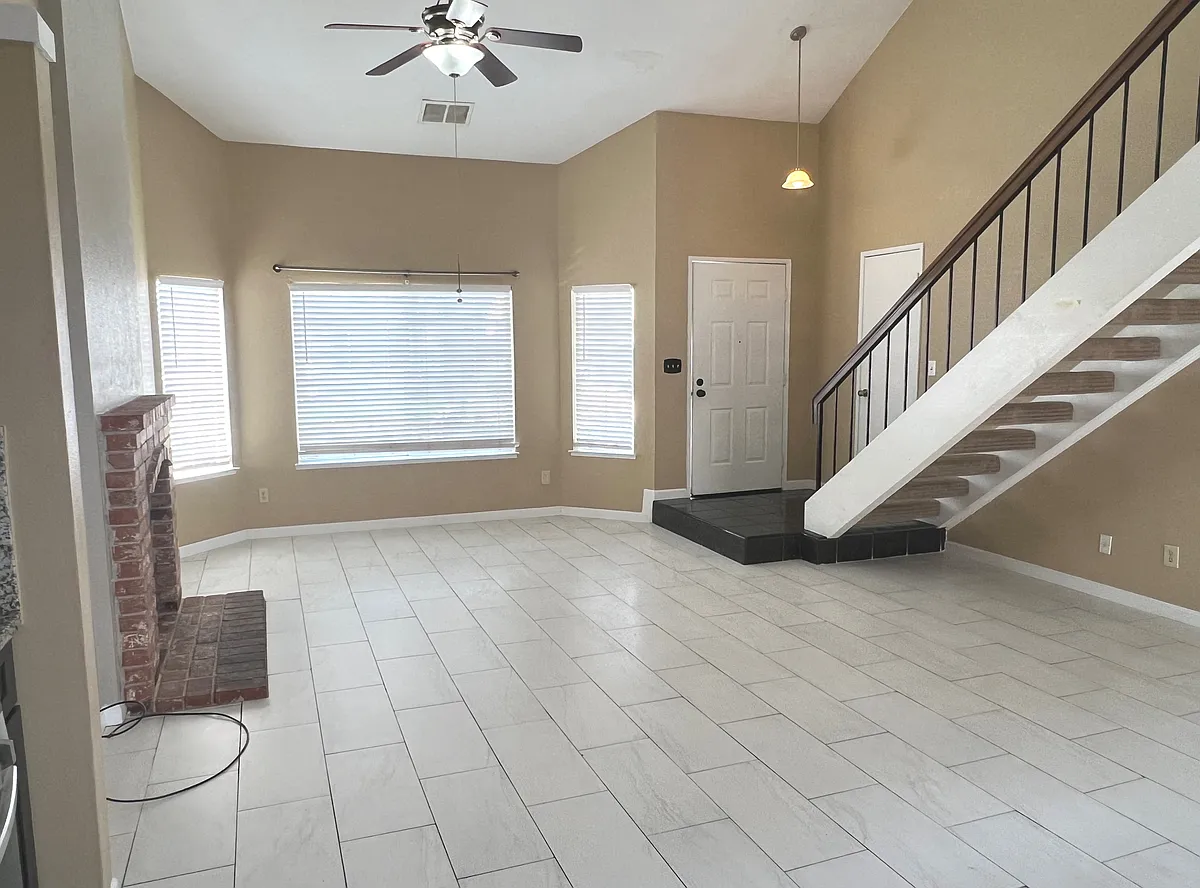 Building Photo - 5354 Meadow Wood Ln