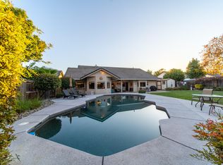 2158 Sageway Dr, Redding, CA 96003