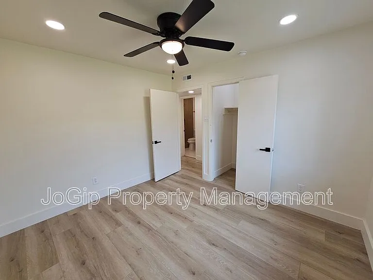 1727 R Ave — Photo 16
