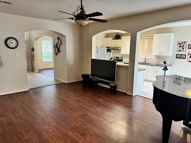 3706 Heritage Colony Dr — Photo 11