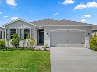 8152 Wheat Stone Dr, Zephyrhills, FL 33540