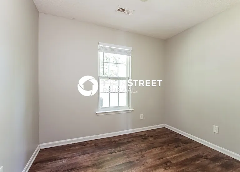 5425 Howard St — Photo 8