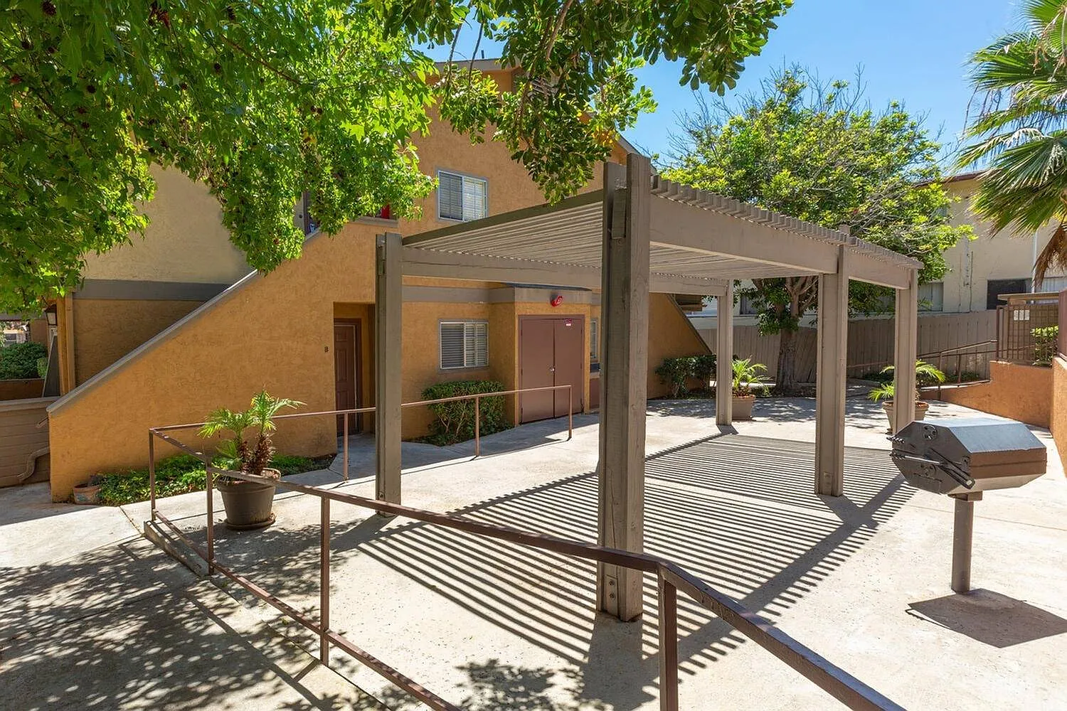 Elan Village Court — Photo 4