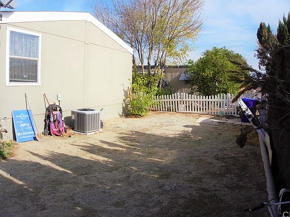 4th image of 2505 W Foothill Blvd Space 216