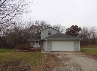 8714 N Sunset Dr, Byron, IL 61010