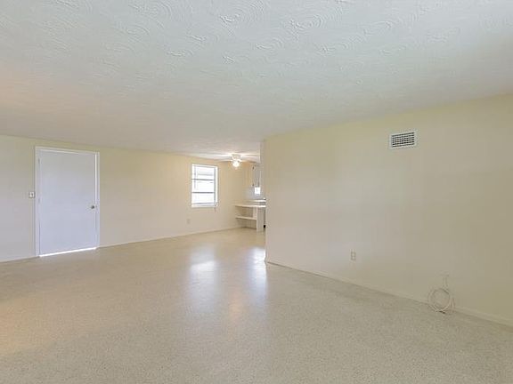 3rd image of 3818 Sablewood Dr