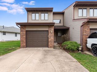 2501 Red Oak Trl, Crest Hill, IL 60403