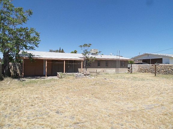 3rd image of 7912 Candlewood Ave