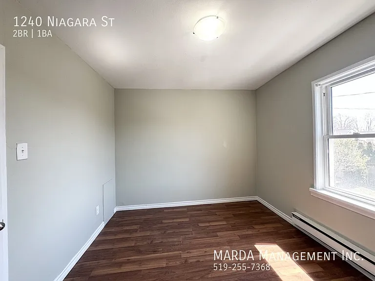 1240 Niagara St — Photo 17