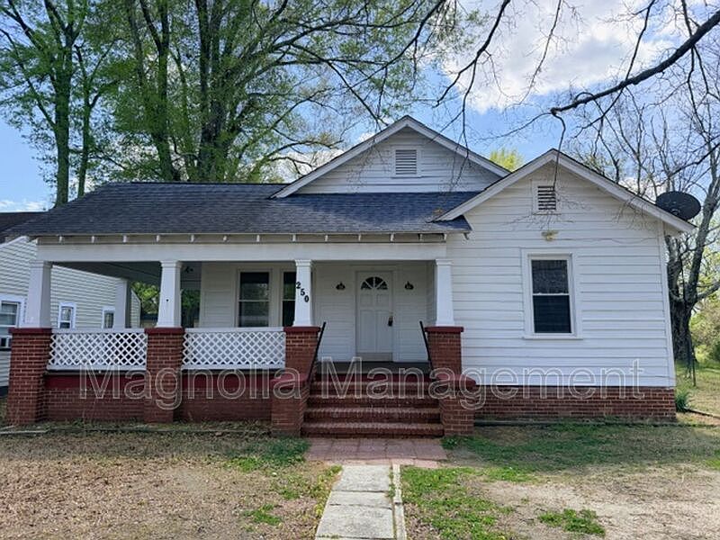 1st image of 250 Davis St