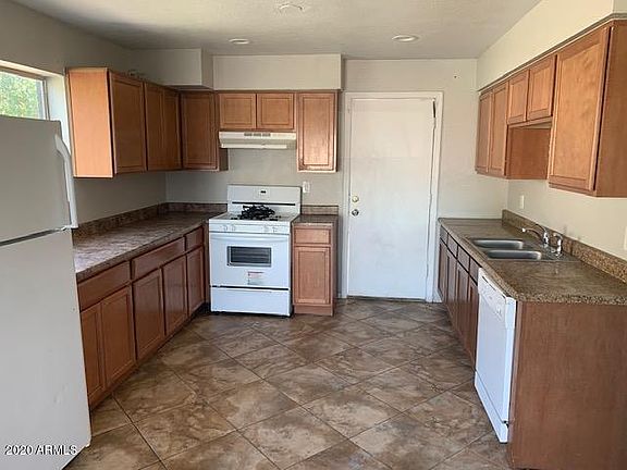 3rd image of 2101 E Burgess Ln