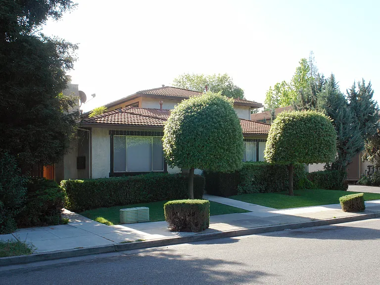 160 Michael Dr #3 — Photo 2