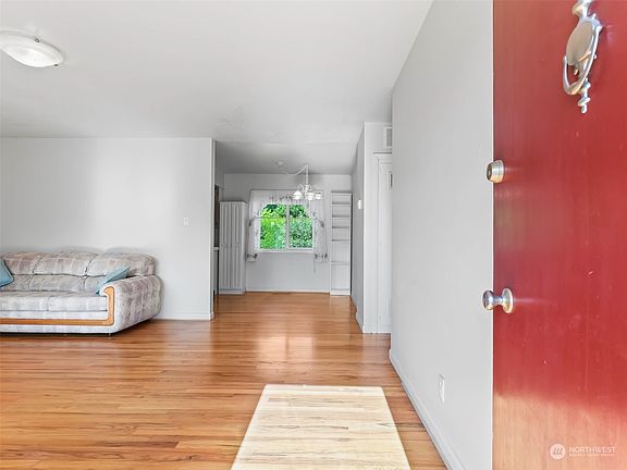 2nd image of 112 NE 88th Avenue