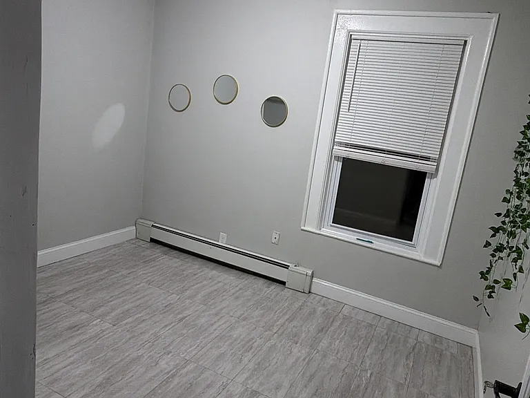 49 Linden St #1 — Photo 3