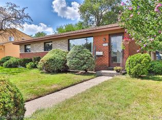 1043 N Wildwood St, Westland, MI